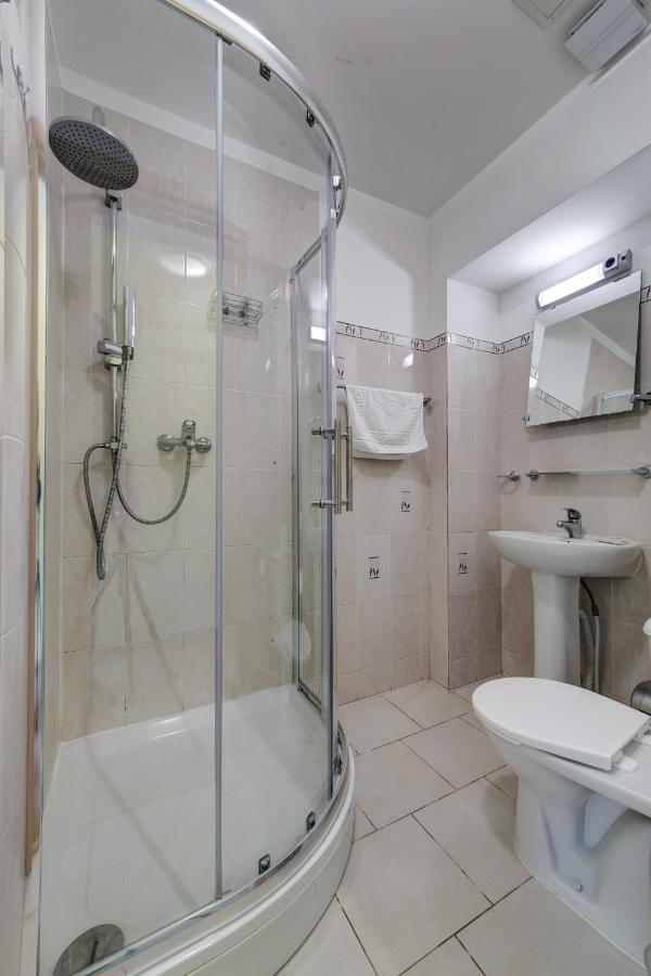 In Astra Bed & Breakfast Vilnius Exterior photo