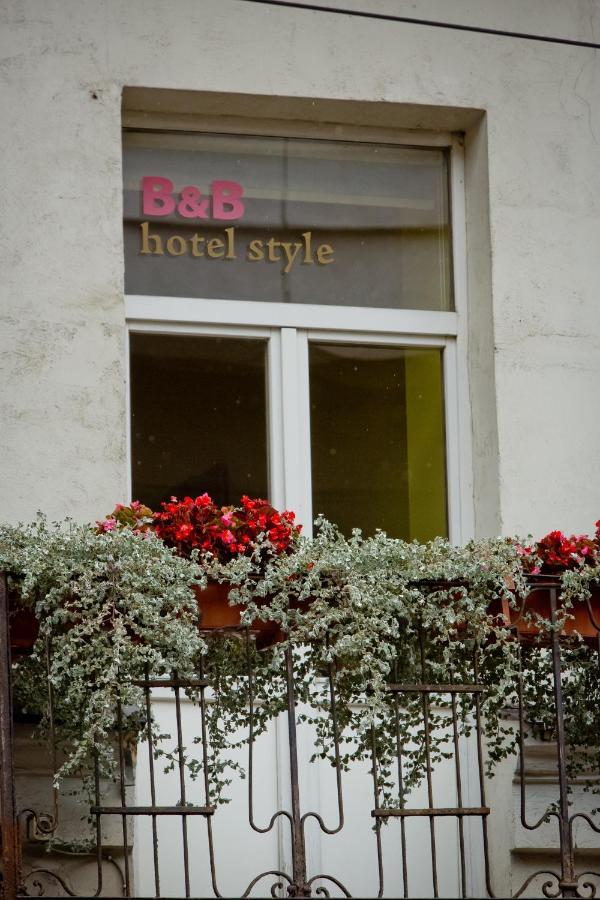 In Astra Bed & Breakfast Vilnius Exterior photo